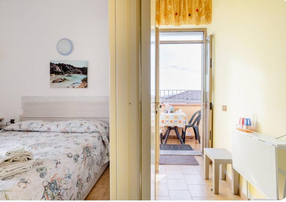 B&B Arcipelago Ла Мадалена Екстериор снимка
